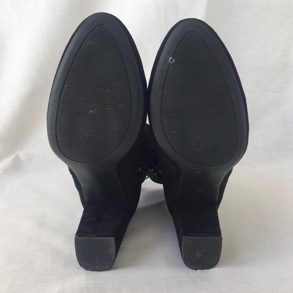 Candie’s Black Flower Embroidered Sock Booties - Picture 9 of 10